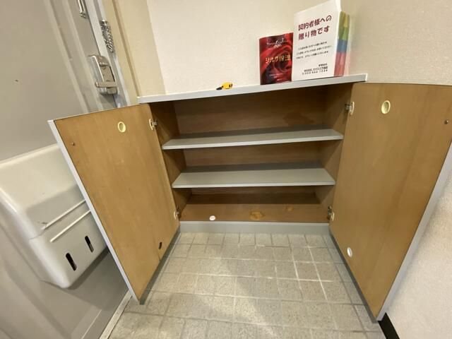 コナビック上西  収納