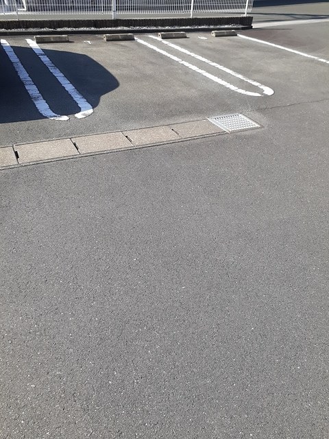 ウィスティリア１ 駐車場