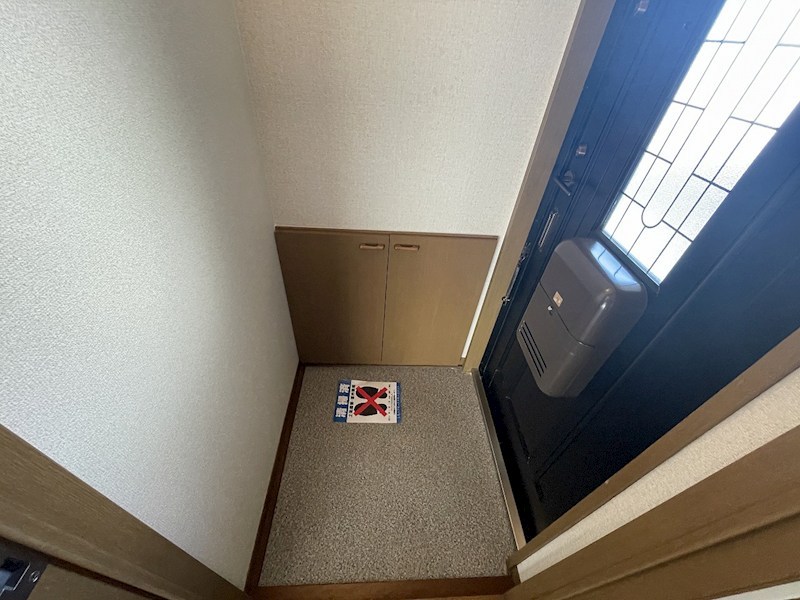 リヴェールエレガンA 玄関