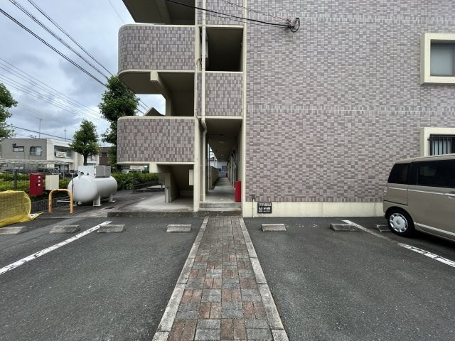ハイライズ細島Ⅱ 駐車場