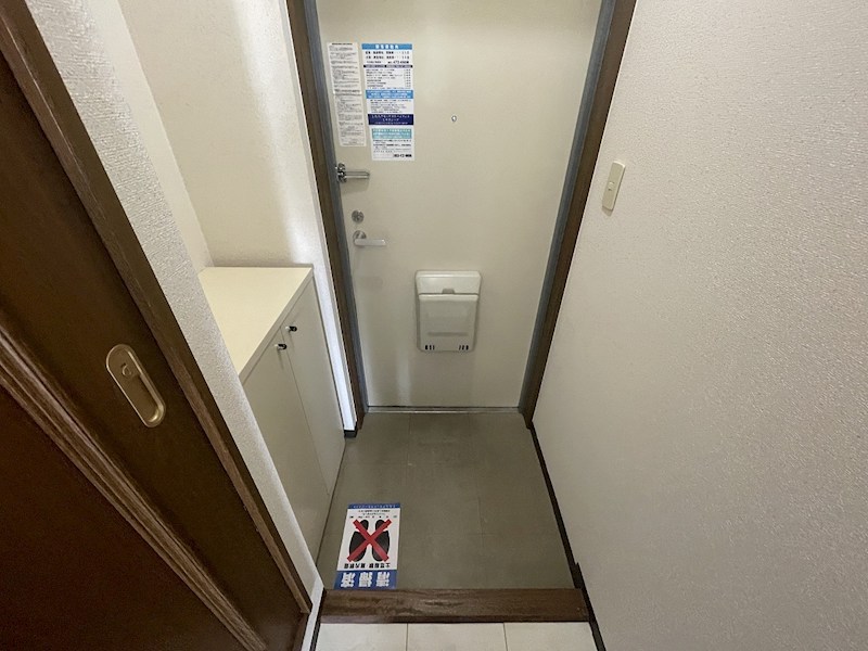 ランドRファースト 玄関