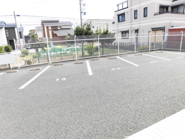 メゾネットYsⅠ 駐車場