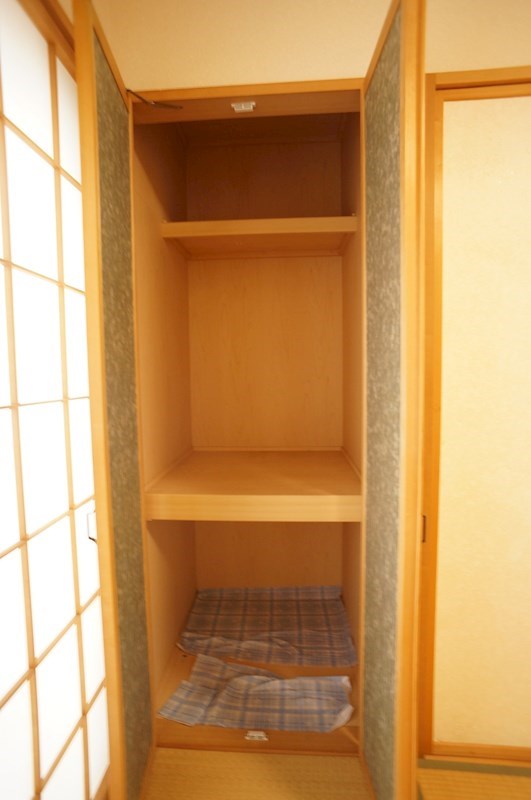青山貸家 収納