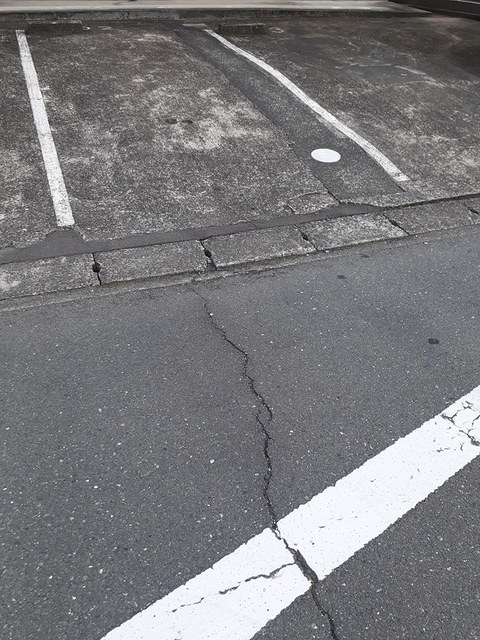 エレガンス葵 駐車場