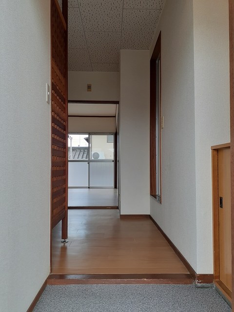 エレガンス葵 玄関
