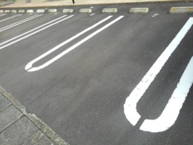 ベル　アンジュ 駐車場