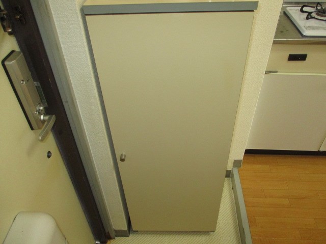 メゾン椿 玄関