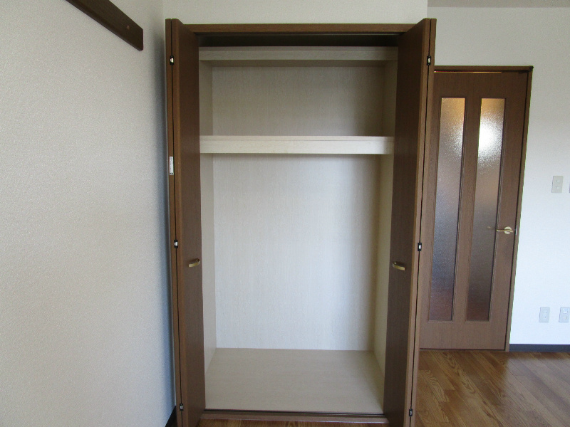 プロバンス半田山 収納
