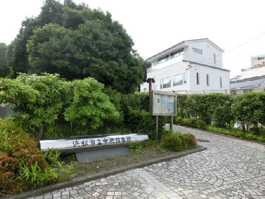 アズビオス元城 図書館
