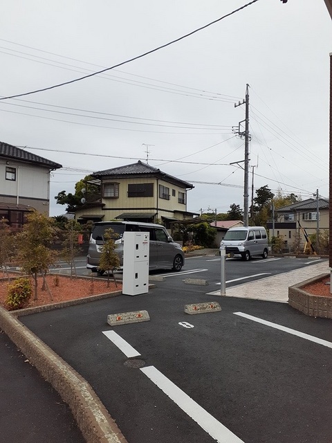 ヒルズ　サンリット 駐車場