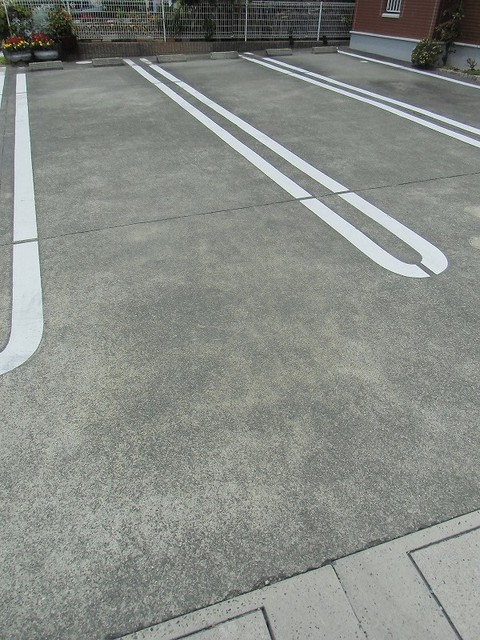 ロベリア 駐車場