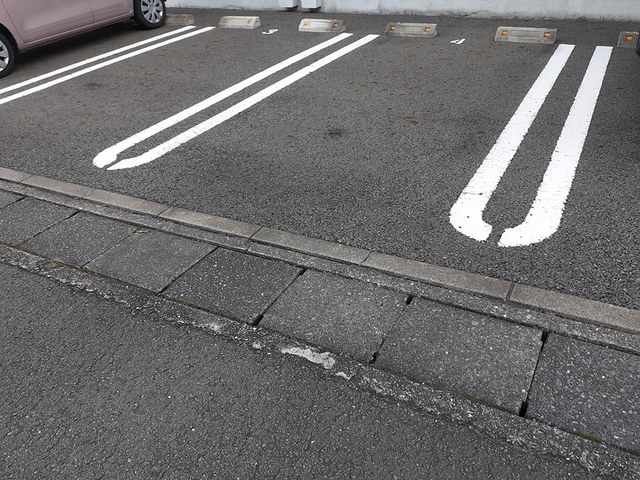ベル・コリーヌⅠ 駐車場
