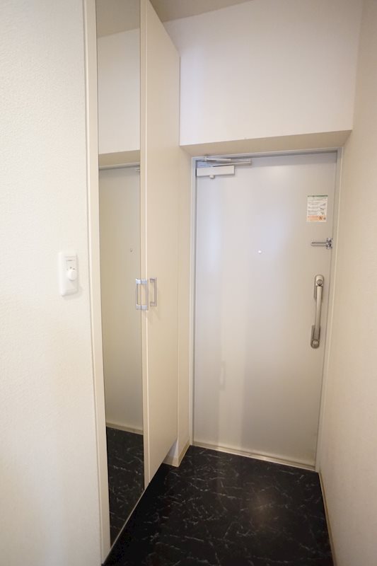 グランドール新貝 玄関