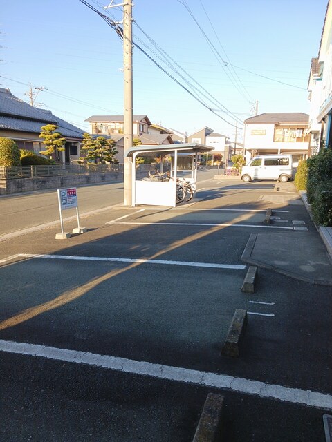 ウエストパレスＢ 駐車場