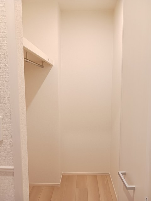 ホワイトルーム恩地 収納