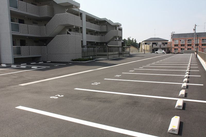 ジーエスガーデン 駐車場
