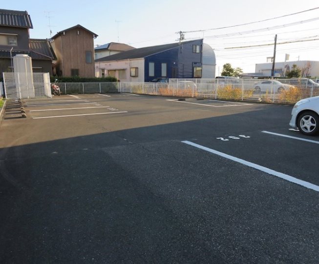 ヴィラ楠の宮Ⅱ 駐車場