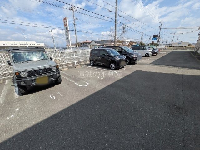 ヴィクトワールD 駐車場
