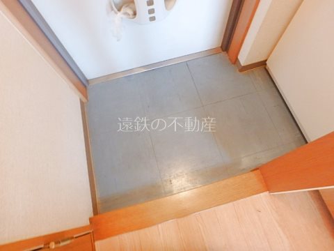 サウスルーム三島 玄関