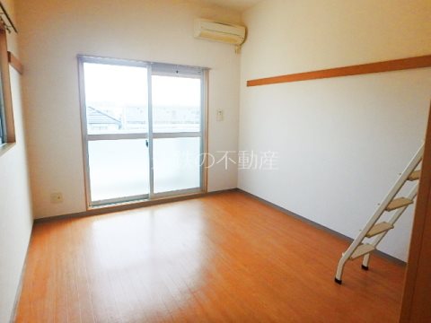サウスルーム三島 リビング