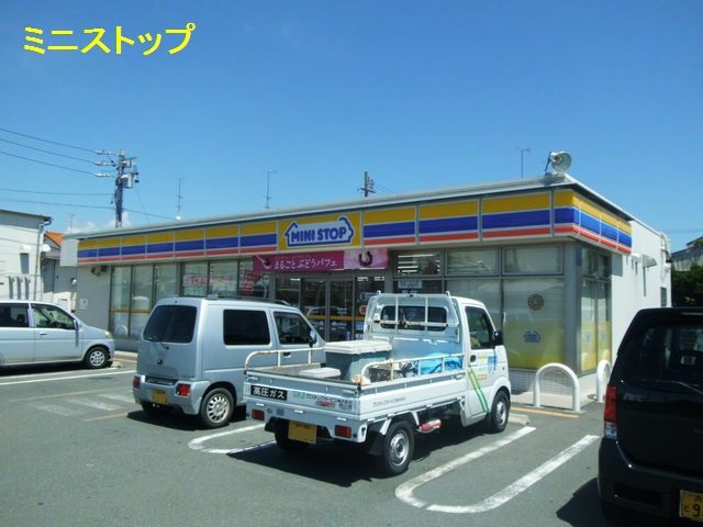 イーステージ コンビニ