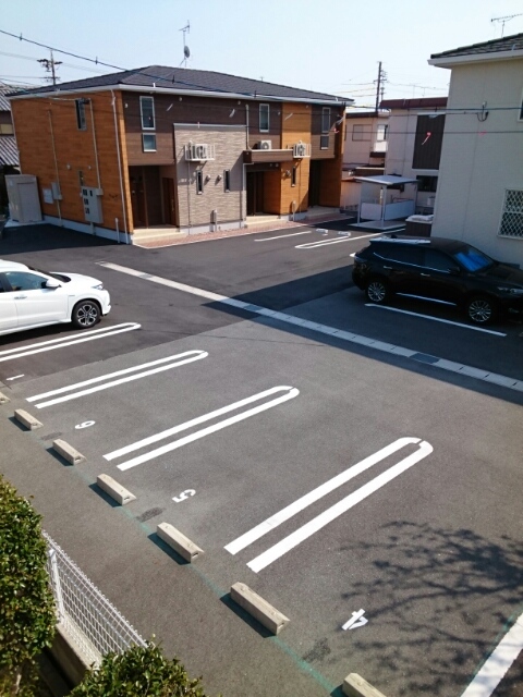 アルモニー・キャトル 駐車場