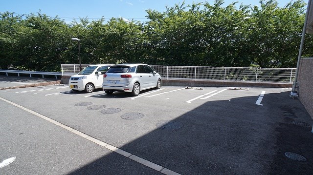 マンションさくら通り 駐車場