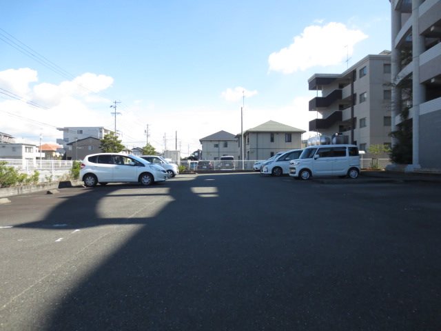 CREAM 駐車場