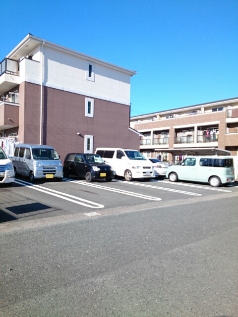 プリムローズⅠ 駐車場