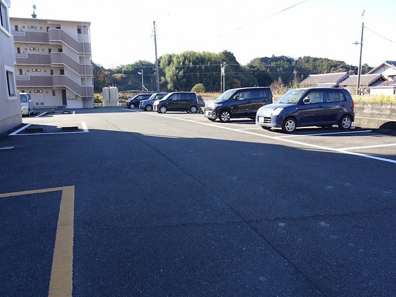 ヴィラメルトンⅠ 駐車場