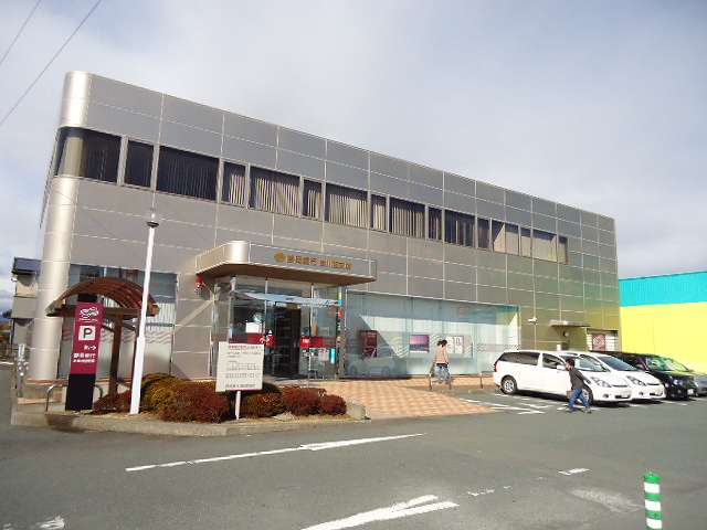 マンション山﨑 銀行