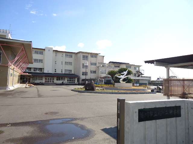 マンション山﨑 中学校