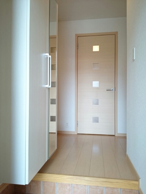 ルーナクレシェンテ 玄関
