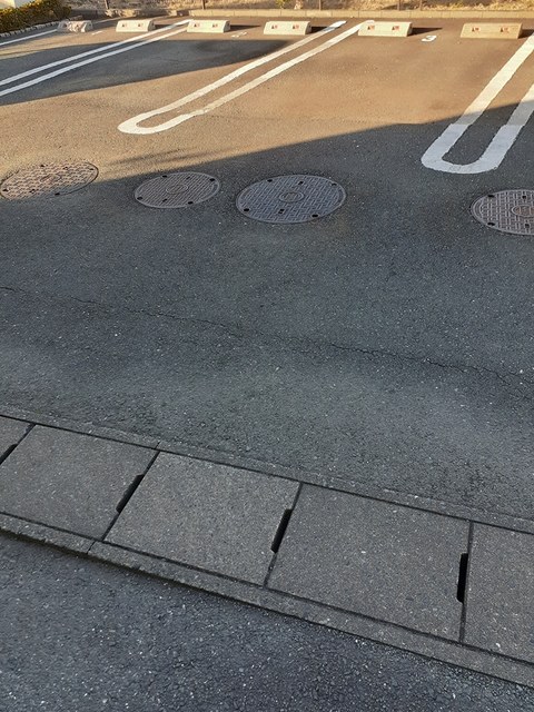 フルール・Ｍ＆Ｍ 駐車場
