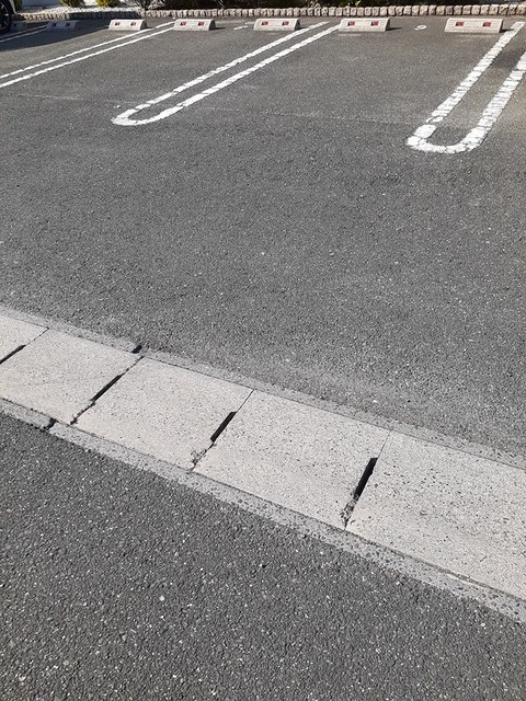 ブロード・センＣ 駐車場