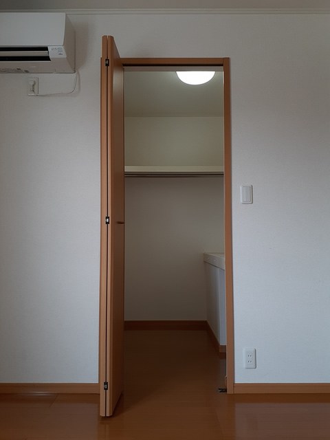 ルミエール天神 収納