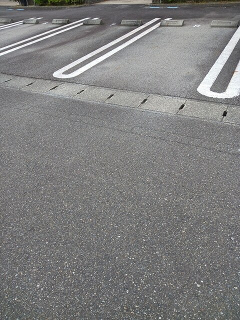 アンベリール 駐車場