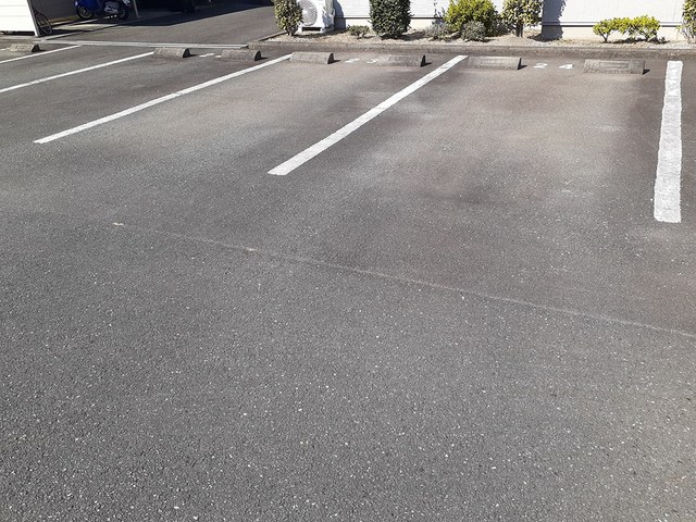 梅の香　Ⅰ 駐車場