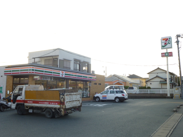ヒカルサ磐田国府台 コンビニ