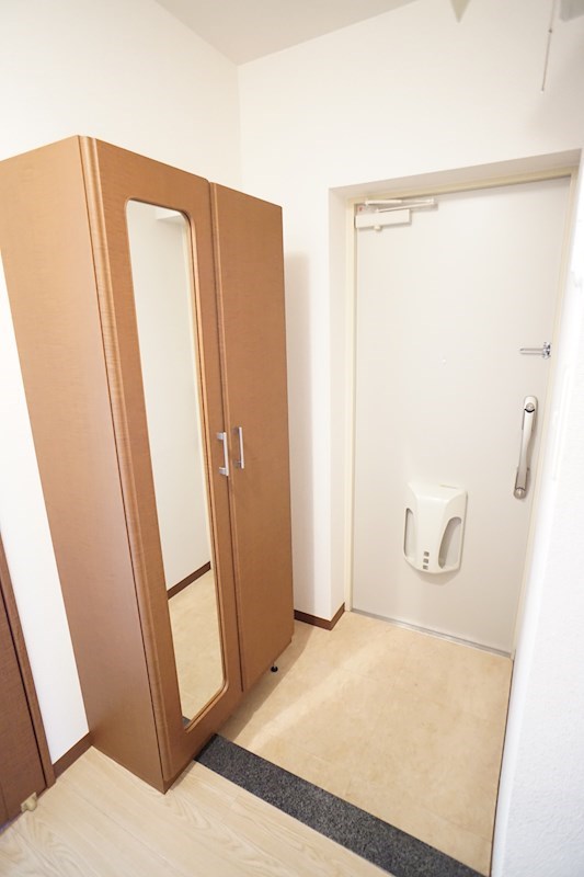ライラックガーデン 玄関