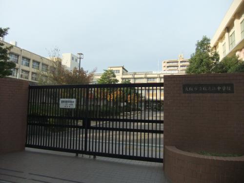 クレセントマンション 中学校