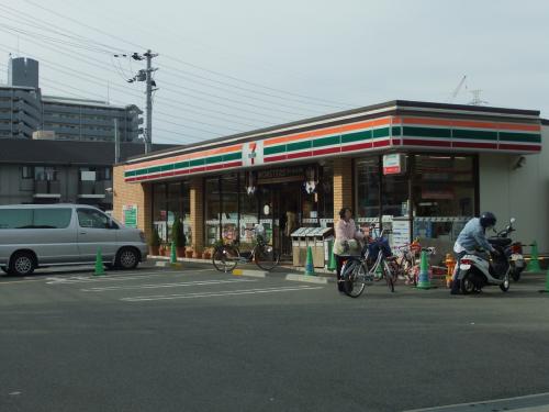 ハピネス南館 コンビニ