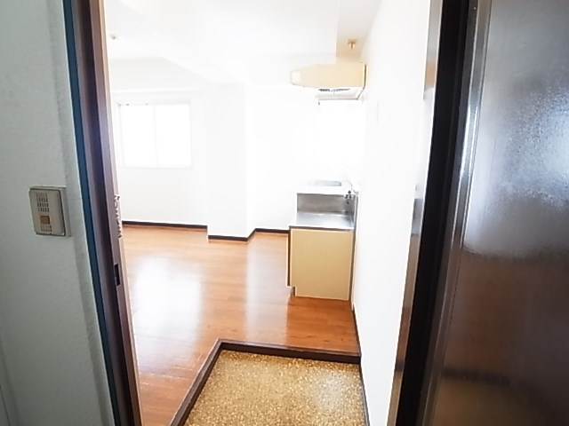 ジュネパレス新松戸第７ 玄関