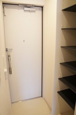 リブリ・CHK 玄関