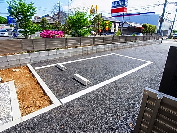 リブリ・CHK 駐車場