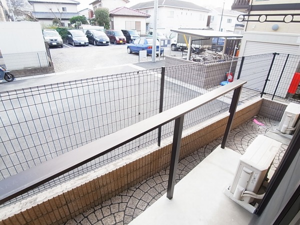 ヴィルヌープⅤ　 ベランダ