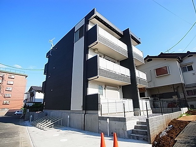 リブリ・ル　リス 301号室 外観