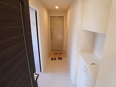 フルールⅥ番館 玄関