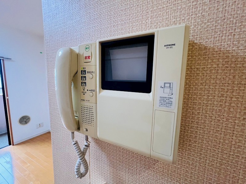 ウィッシュ・スクエア・イースト その他4