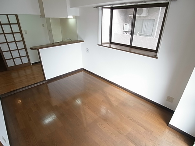 ラフィーヌ・池田５番館 リビング